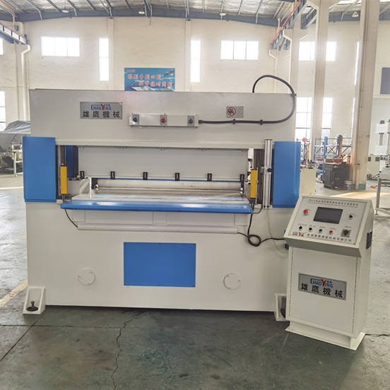 XYJ－3/120、200 足球片整板自動送料裁斷機(jī)